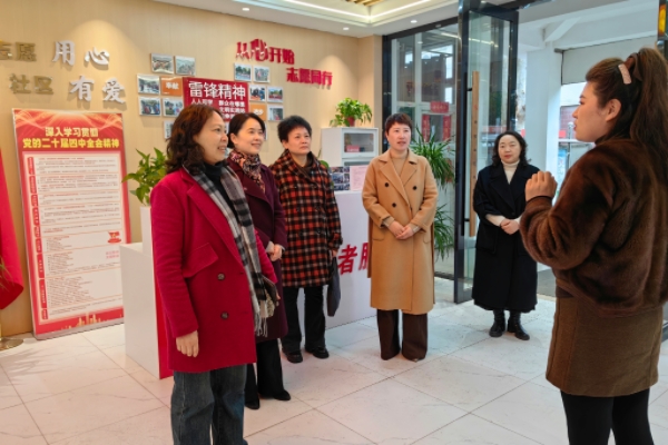 省婦聯(lián)一級巡視員、機關(guān)黨委書(shū)記王艷一行來(lái)淮調研并慰問(wèn)